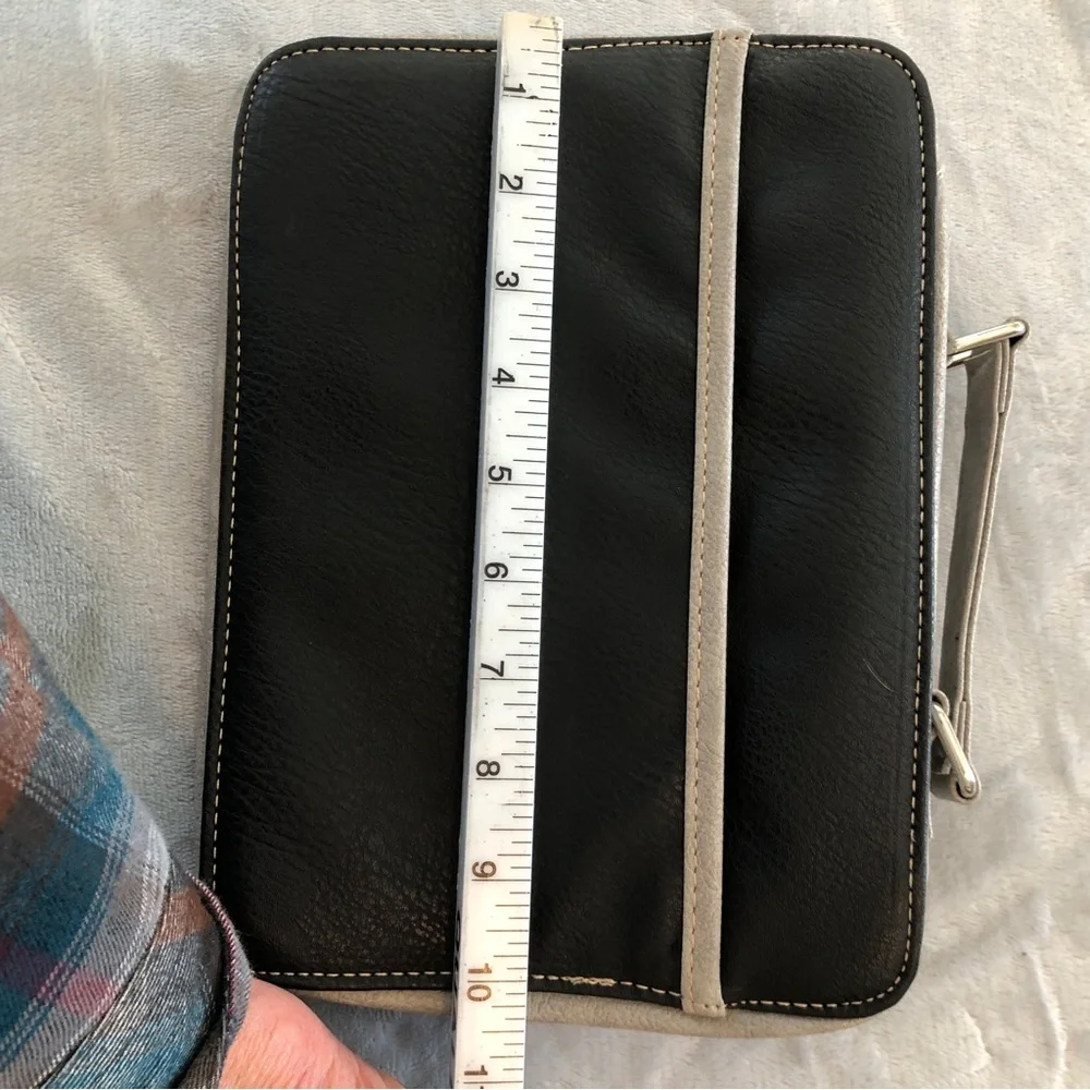 Book cover and carrier - Picture 4 of 7
